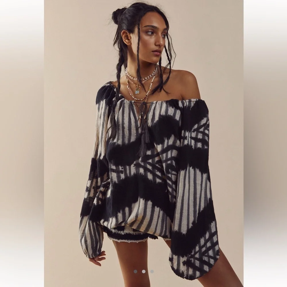 Free People/OneTeaspoon Black & Cream Santarini Peasant Blouse | Size XS - Picture 1 of 6